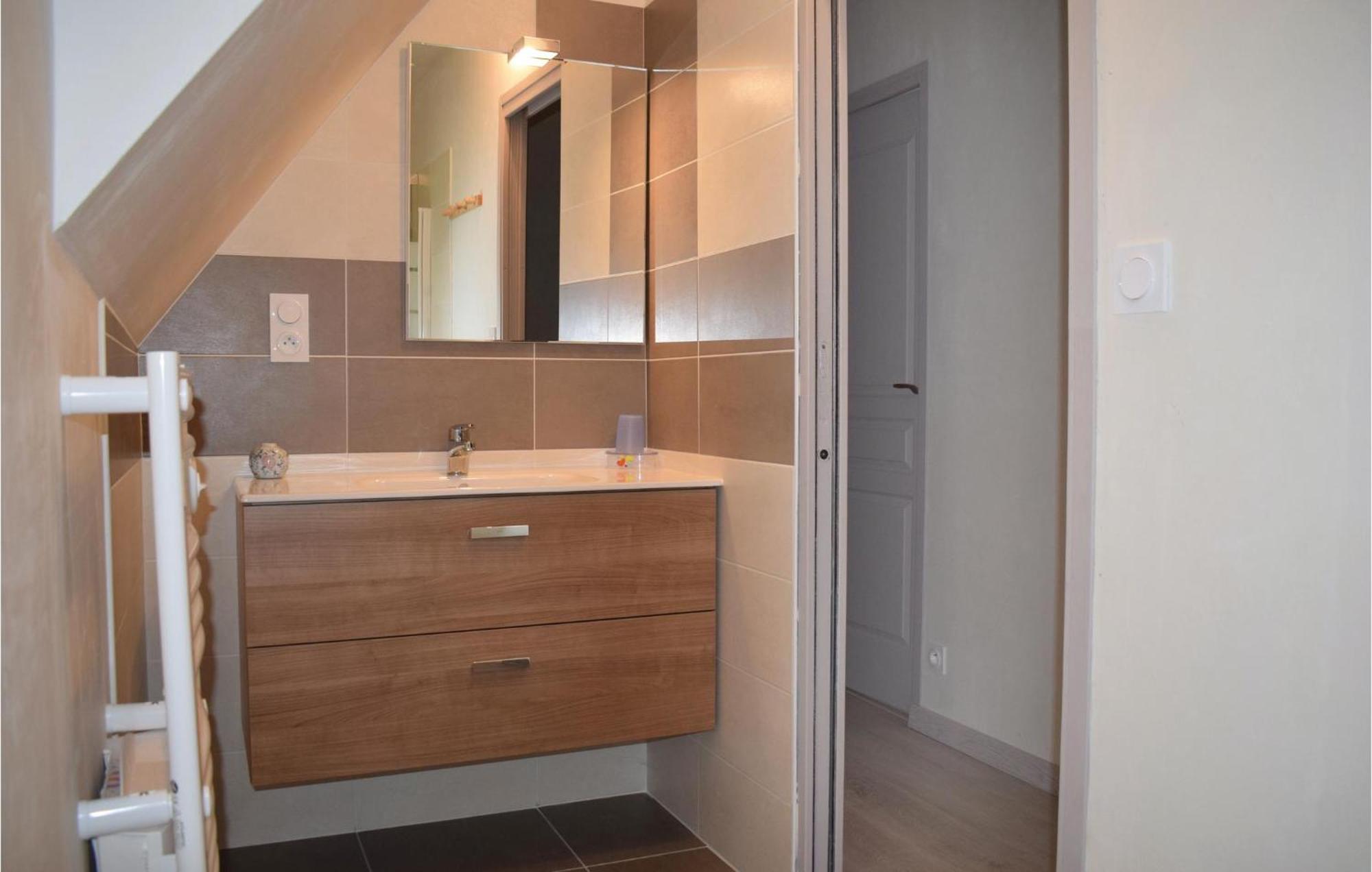 Gorgeous Home In Saint Alban With Kitchen Exterior photo