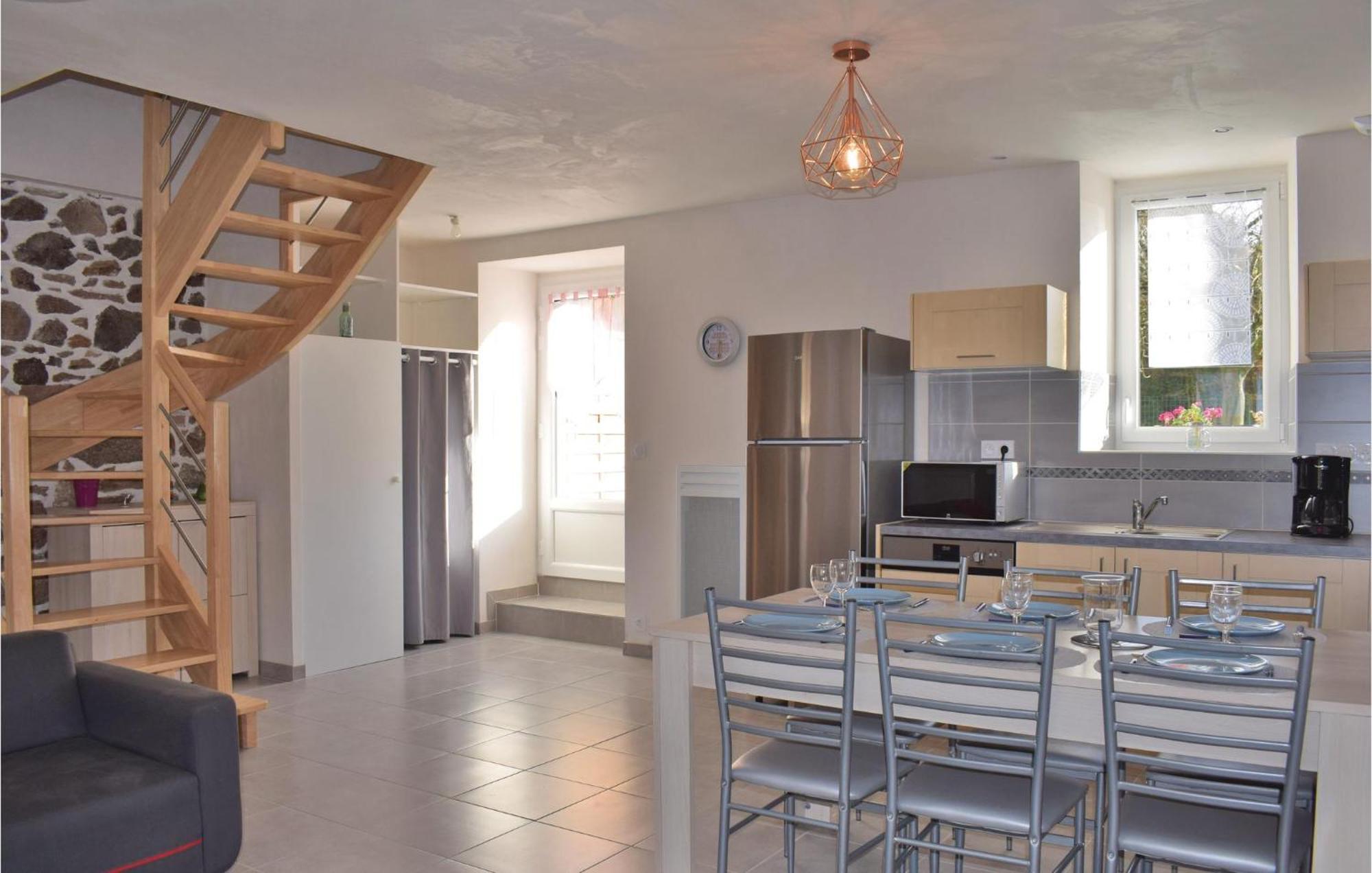 Gorgeous Home In Saint Alban With Kitchen Exterior photo